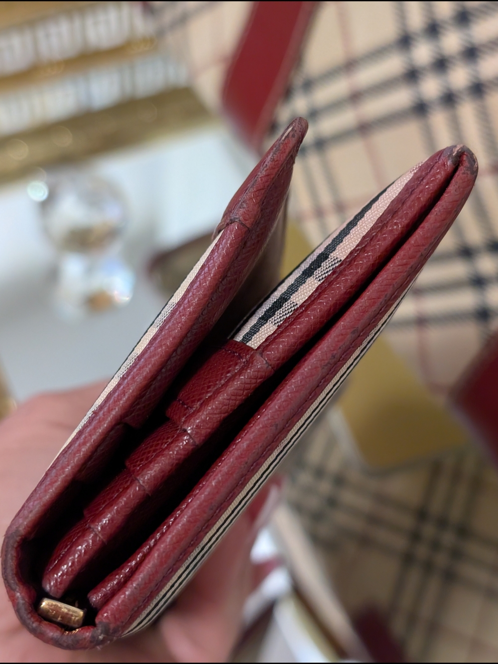 Burberry Beige Vintage Check Wallet with Burgundy Leather Trim - Picture 3 of 10